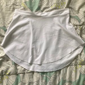 Short bullet pointe style skirt. S